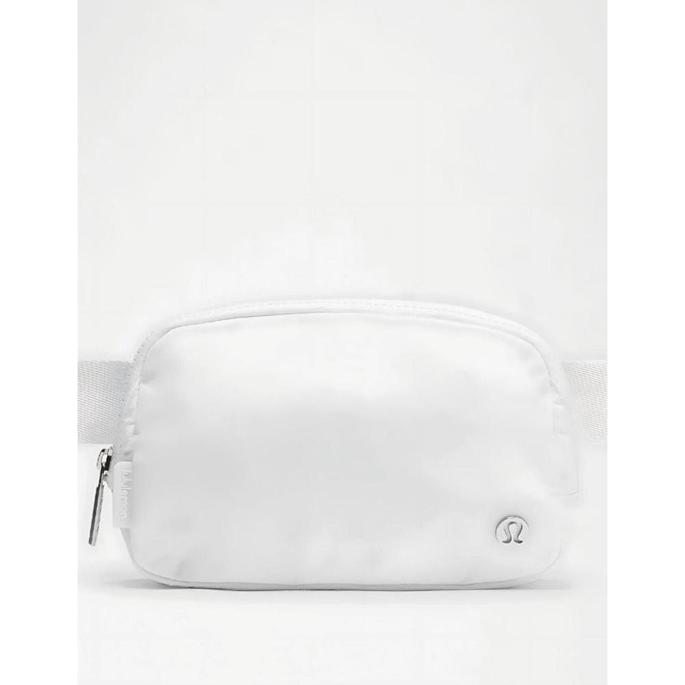 Lululemon Everywhere Belt Bag in White / NWT & Still in Manufacturer Bag!